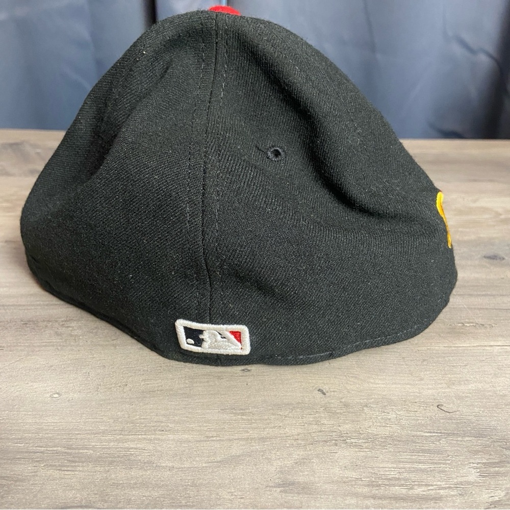 New Era Black and Red Cap with Yellow Pittsburgh Pirates 7 3/8 Size MLB Hat - Picture 4 of 12
